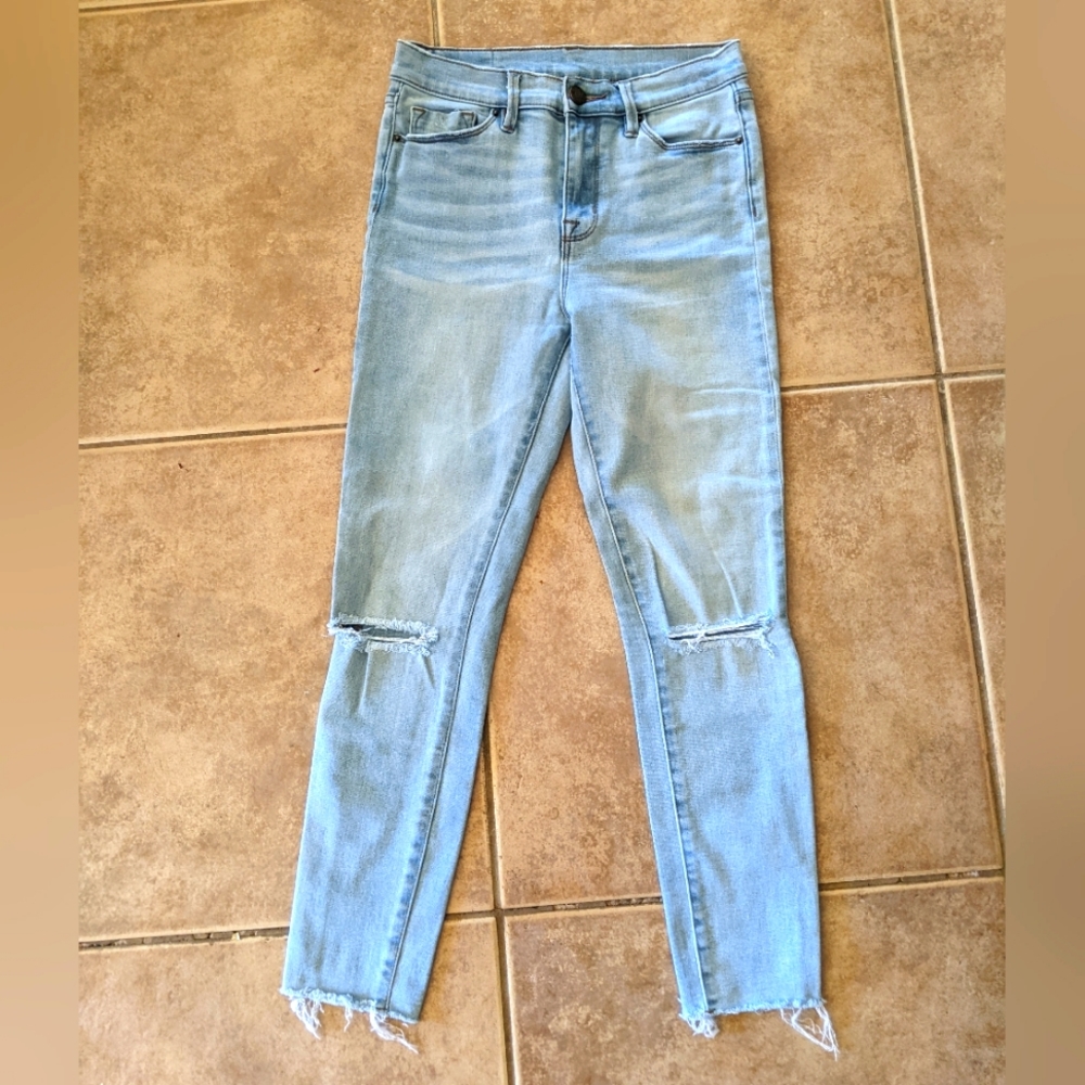 BCBG Crop Twig High Rise Distressed Denim Jeans 24W 25.5L